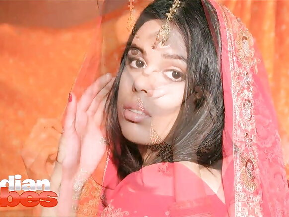 Jaruma Priya mai iskanci tana kwance cikin rigar aure