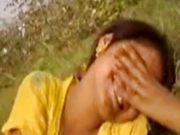 Budurwa Desi tana nishadi da budurwar hollywood mai cin gindi movie hd maza masu ban dariya