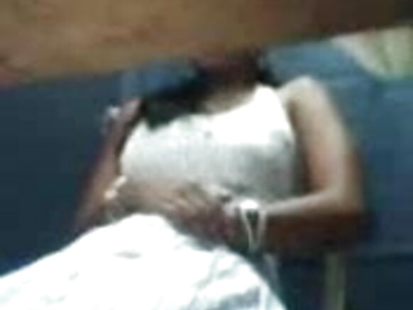 Budurwar Indiya tana al'aura a gidan cin abinci na yanar gizo mai sexy movie hd cybercafe