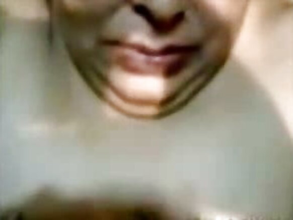 Aunty india sexy hausa movie video bugu da gudu akan fuskar aunty
