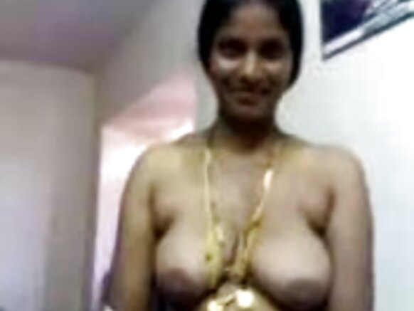 Aunty telugu dale kudancin india ta nuna hotonta mai ban sha'awa na son turanci ga abokin aikinta
