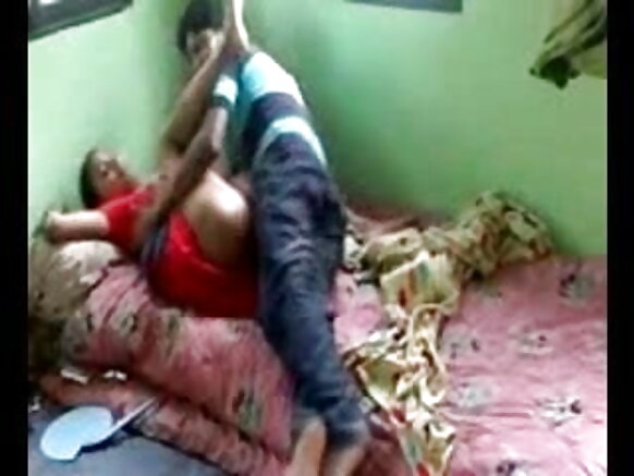 Desi boy yana lalata da karuwa a gida