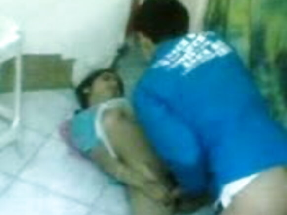 Desi Asohwarya Sexy Desi Boy ya yi rikodin fuck ɗin sa tare da Bhabhi a asirce