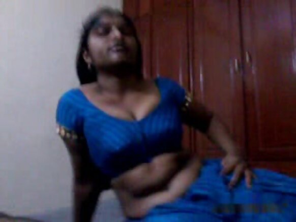 Andhra aunty tana nuna busa-baki da hoton sare mai sexy a cikin turanci