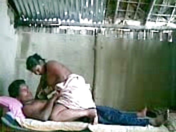 Gujarati abokin fim ɗin ɗan leƙen asiri a kan sabon kuyanga na Indiya tare da yaronsa mai ban sha'awa