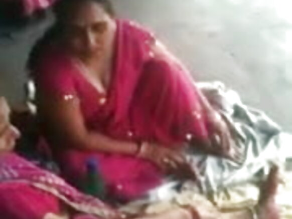 MILF India Busty a tashar jirgin kasa 2 (o) (o) Bhojpuri MILF
