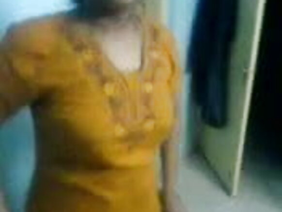 Fim ɗin indiya mai sexy movie manyan nonuwa sanye da