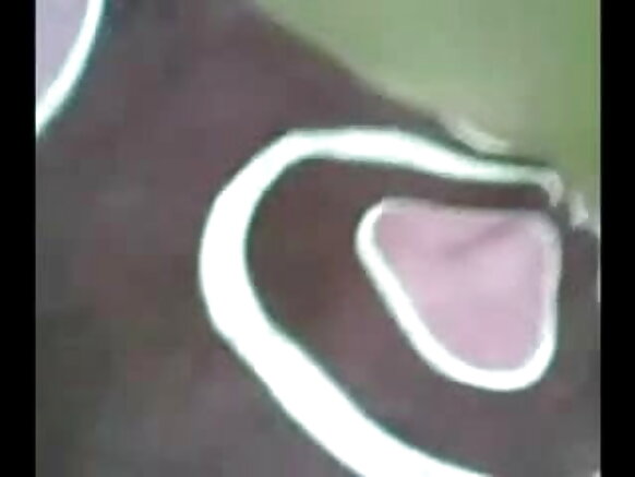 Zafafan turanci mai sexy full hd da kudu indiya aunty tana cin duri mai zafi