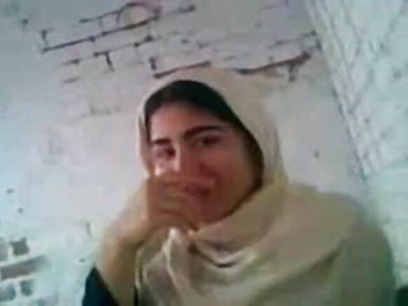 Sexy Larabci Hijabi Matar Musulma Ta Ci Gaba Da Cin Duri da Makwabci Zafafan Fim Din Makwabci