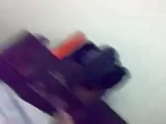 Karamin inch 3 mai nuna sexy na gabas mai nuna fina-finai da wani Balarabe odaliska ya fusata tare da karamin zakara