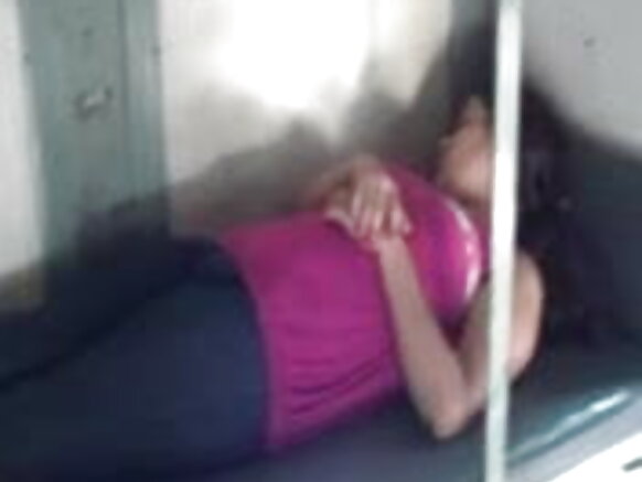 Budurwa Ta 2 Akan Train-2 Sexy Full HD Movie Sexy Full HD