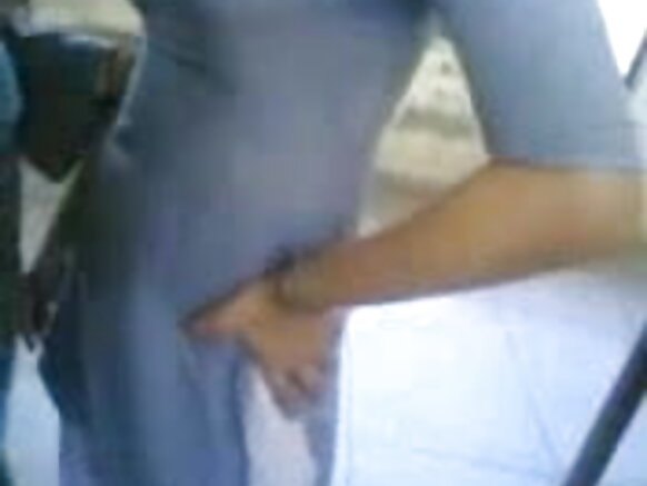 India chica wani fim mai ban sha'awa mai kiss