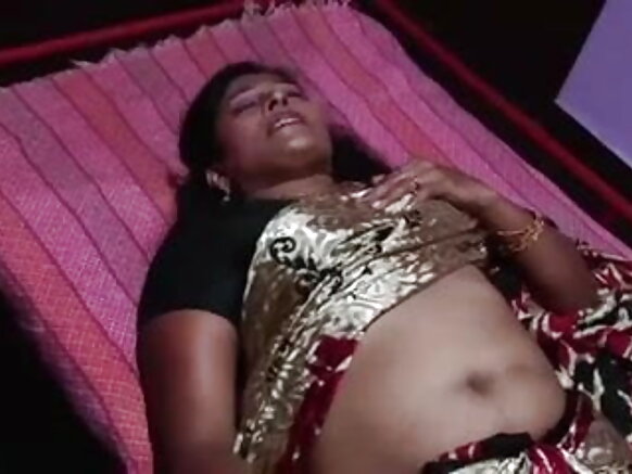 S.Indiya Busty Mallu Aunty Ta Samu Massage Daga Direba Din Ta Fim Din Hidima