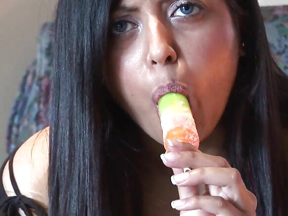 Indiya - Jasmine kawai tana al'aura a cikin hoton hoton sexy tare da lanƙwasa masu lalata - manyan nonuwa 4