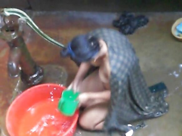 makwabciyarta tana wankan sexy movie sexy 4