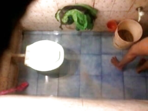 bangla desi makwabciyarta aunty tana wanka boye kamara da video hd fim din boyayyen kyamara