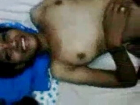 Zafafan bidiyon telugu mai sexy daga arewacin india yarinya ta shirya yin lalata a shagon telugu