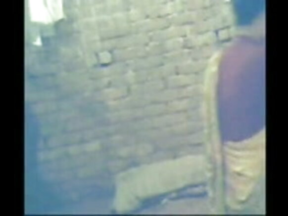 Desi aunty ta yi lalata da makwabciyarta aunty bollywood sexy video chudai movie