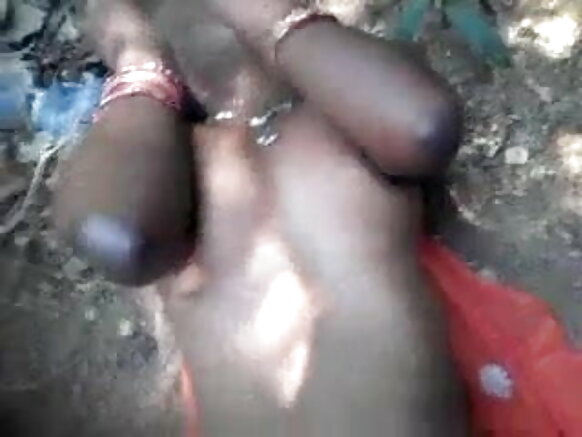 Budurwar Kudu Desi ta ba saurayin nata aikin yi a madrasi hoton sexy one desi