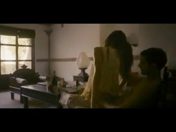freida pinto yanayin jima'i na jima'i na fim din hindi mai ban sha'awa