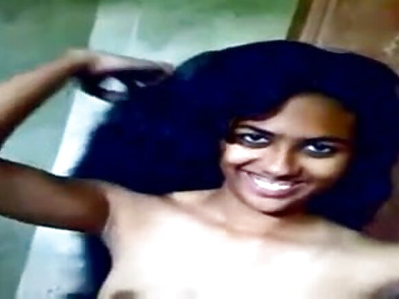 Budurwar Indiya ta yi tsirara ga saurayinta