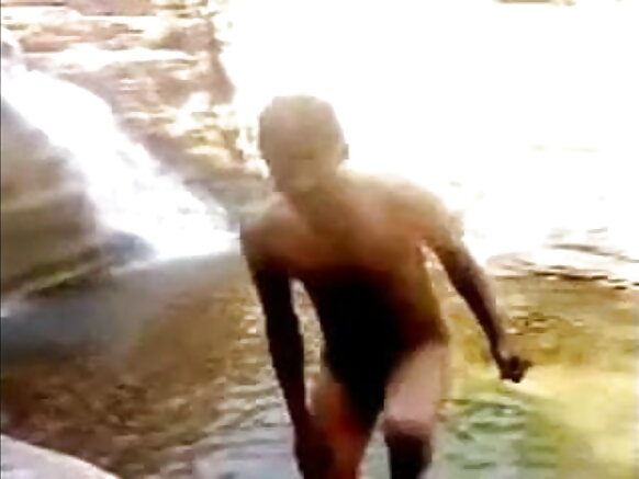 Aunty mai jin kunya ta aiko da wani fim mai ban sha'awa na punjabi ga ma'aurata yayin da wani aboki ya yi rikodin zaman