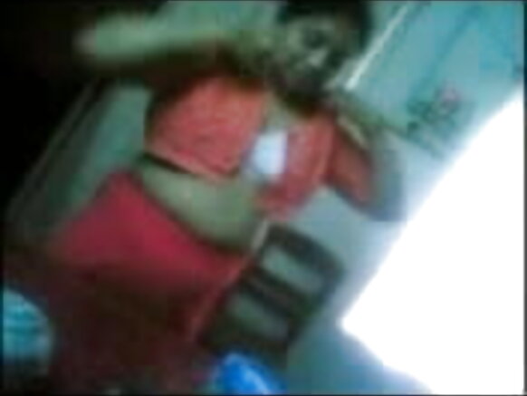 Aunty India Busty ta ba abokin cinikinta dan kasar Indiya, ta yi masa fyade