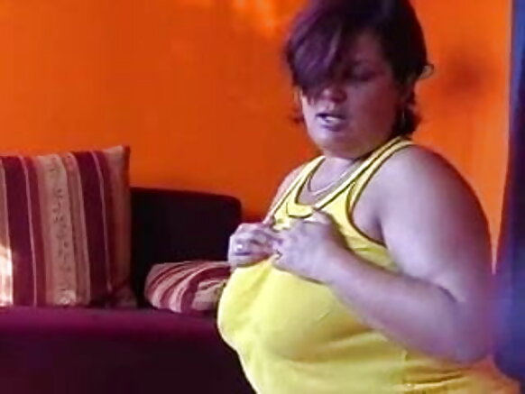 Yarinyar Indiya da Fim ɗin Sexy - BBW Domme India BBW ta fuskanci kuyanginta