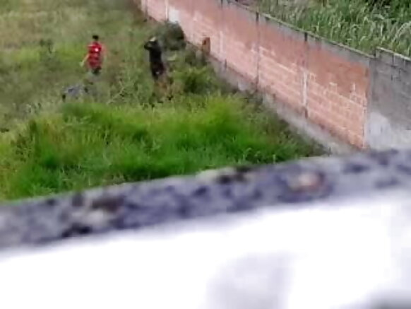 Budurwa ta kama bidiyo mai lalata da shuɗi