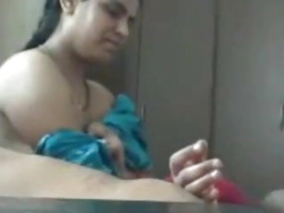 Aunty sexy yarinya ta dauki wasu lokuta na fim din