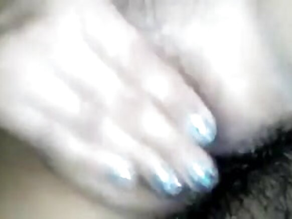 Tamil movie sexy full video Kyawawan Budurwa mai cin gindi tana tsotsar 'yan mata nono da yatsa